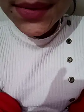 Snapshot of Miss_linaa chatting on December 18, 2025, 7:13 am Miss linaa online show from December 18, 2025, 7:13 am