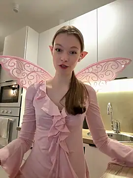 Snapshot of FriendlyFire_18 chatting on October 29, 2025, 7:35 pm FriendlyFire 18 online show from October 29, 2025, 7:35 pm