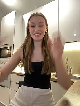 Snapshot of FriendlyFire_18 chatting on October 3, 2025, 6:31 pm FriendlyFire 18 online show from October 3, 2025, 6:31 pm