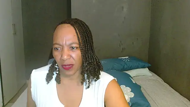 Lillyan N online show from April 9, 2026, 8:20 am