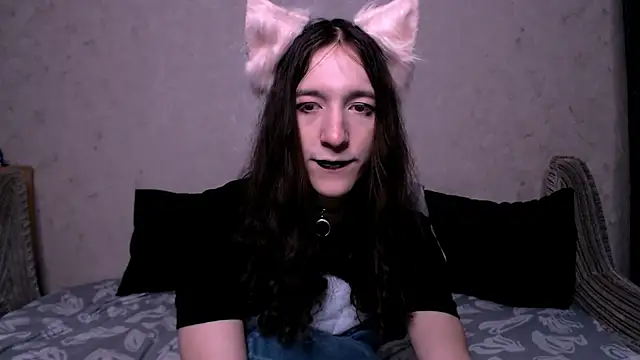 Snapshot of SilverMuse_ chatting on October 2, 2025, 2:15 am SilverMuse online show from October 2, 2025, 2:15 am
