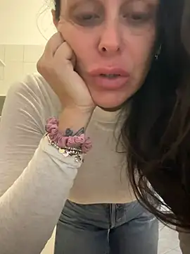 ainaht online show from March 31, 2026, 7:43 am