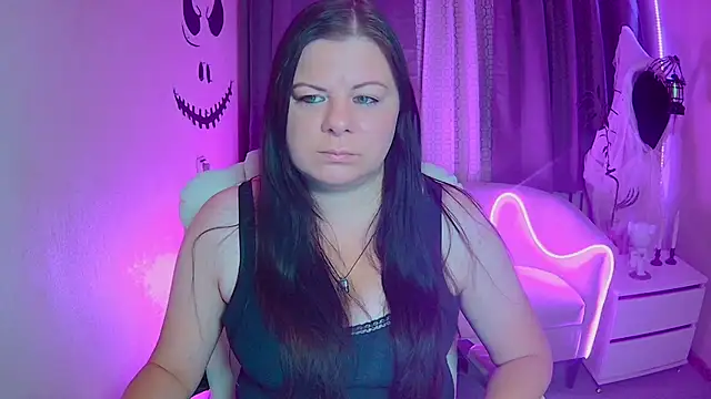 BritneyRaine online show from October 28, 2025, 1:32 pm