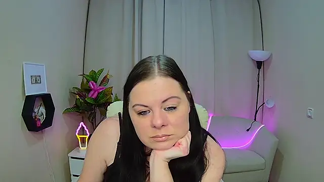 BritneyRaine online show from March 17, 2026, 1:03 pm