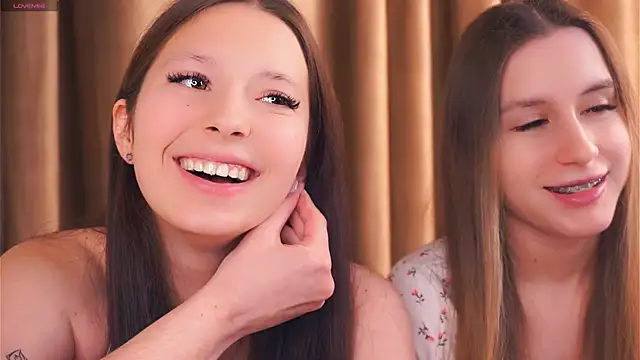 GabrielleLynchard online show from December 14, 2025, 8:03 pm