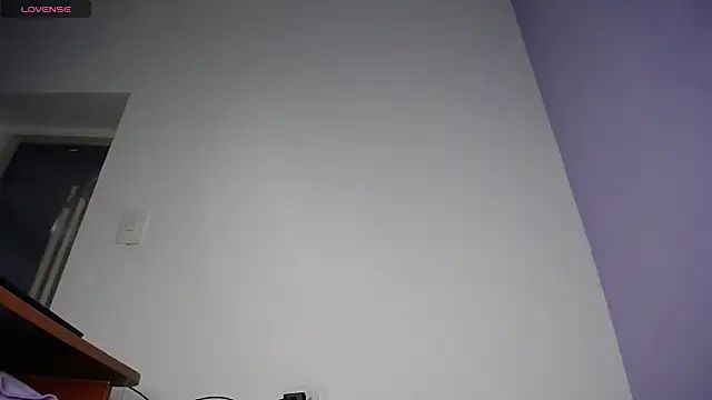 Snapshot of Amber_Miiller2 chatting on May 1, 2026, 9:42 pm Amber Miiller2 online show from May 1, 2026, 9:42 pm