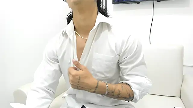 Snapshot of toji_luxxer chatting on September 28, 2025, 2:29 am toji luxxer online show from September 28, 2025, 2:29 am