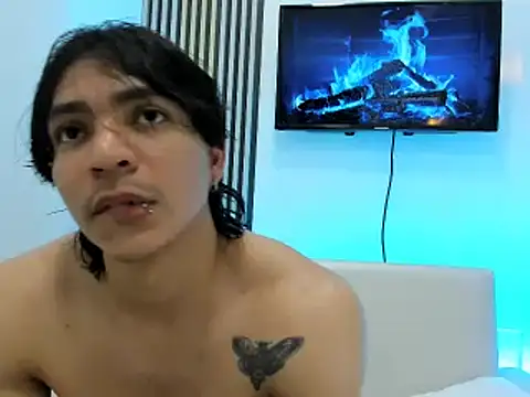 Snapshot of toji_luxxer chatting on September 20, 2025, 2:22 pm toji luxxer online show from September 20, 2025, 2:22 pm