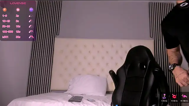 Snapshot of toji_luxxer chatting on December 2, 2025, 2:23 am toji luxxer online show from December 2, 2025, 2:23 am