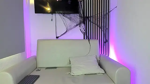 Snapshot of toji_luxxer chatting on October 25, 2025, 8:20 pm toji luxxer online show from October 25, 2025, 8:20 pm