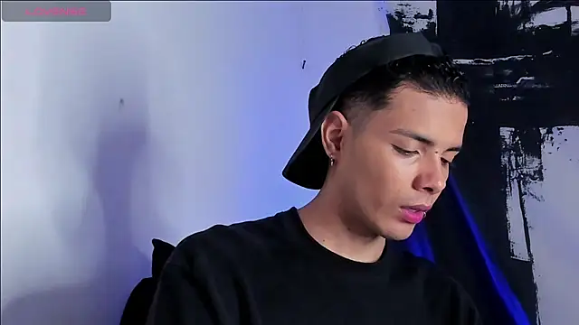 Avaggi online show from October 29, 2025, 9:47 pm