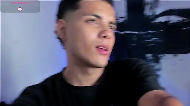 Avaggi online show from October 25, 2025, 9:37 pm