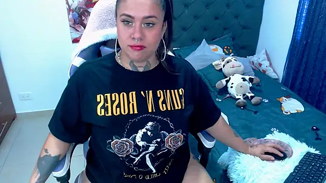 Snapshot of KENYEVANS chatting on February 11, 2026, 1:11 pm KENYEVANS online show from February 11, 2026, 1:11 pm