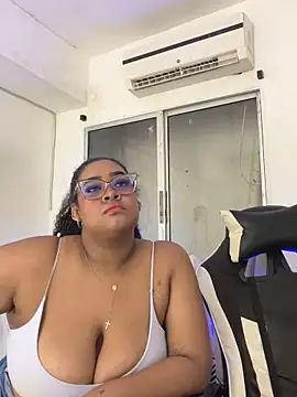 Snapshot of Dakota__Luxx00 chatting on September 23, 2025, 7:26 am Dakota Luxx00 online show from September 23, 2025, 7:26 am