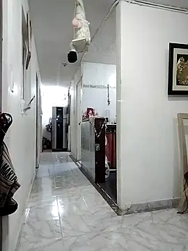 LaraStons online show from September 24, 2025, 12:00 pm