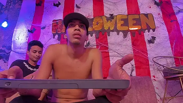 Juicy Creww online show from October 26, 2025, 8:59 am