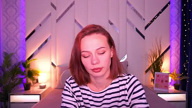 Snapshot of ShyySiren chatting on February 17, 2026, 3:53 pm ShyySiren online show from February 17, 2026, 3:53 pm