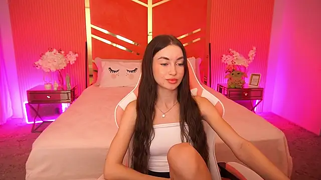 CherryyLulu online show from December 3, 2025, 8:47 am