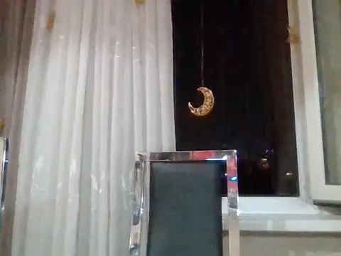 Snapshot of Lomivah chatting on October 26, 2025, 3:34 pm Lomivah online show from October 26, 2025, 3:34 pm