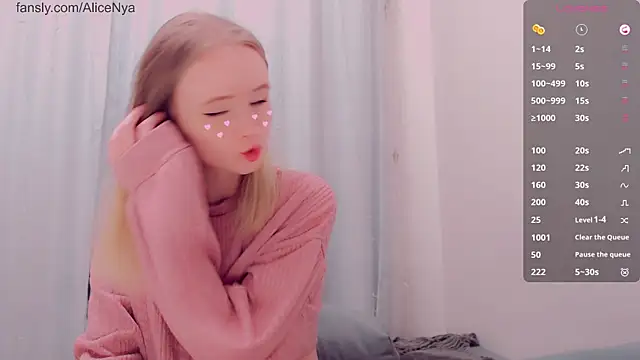 Snapshot of AliceNya_cute chatting on January 8, 2026, 7:14 am AliceNya cute online show from January 8, 2026, 7:14 am