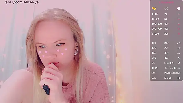 Snapshot of AliceNya_cute chatting on January 12, 2026, 5:03 am AliceNya cute online show from January 12, 2026, 5:03 am