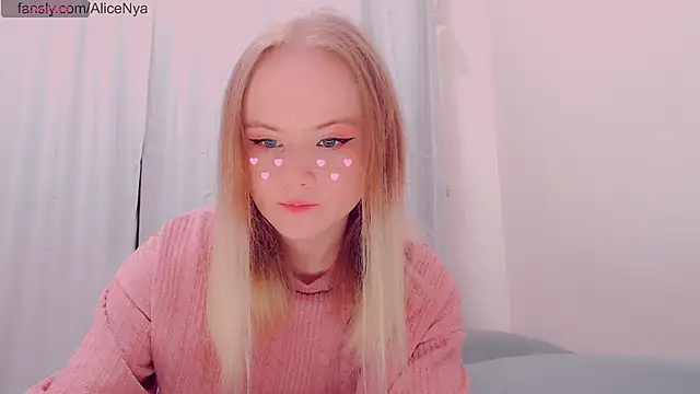 Snapshot of AliceNya_cute chatting on January 14, 2026, 6:06 am AliceNya cute online show from January 14, 2026, 6:06 am