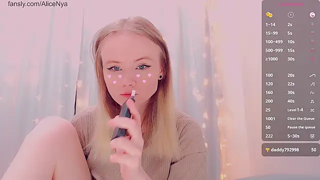 Snapshot of AliceNya_cute chatting on January 17, 2026, 5:00 am AliceNya cute online show from January 17, 2026, 5:00 am