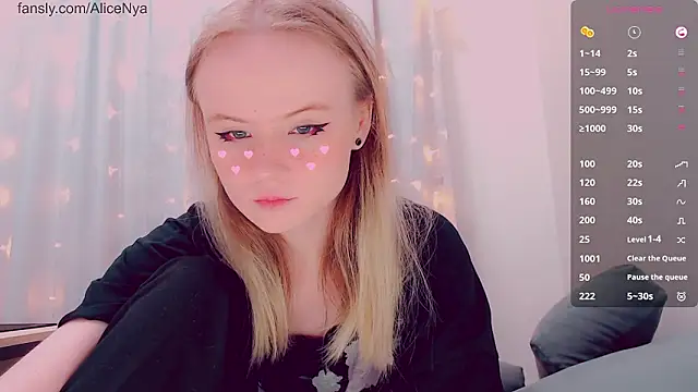 Snapshot of AliceNya_cute chatting on February 17, 2026, 5:27 am AliceNya cute online show from February 17, 2026, 5:27 am