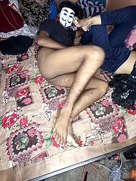 Snapshot of Romantic_couple89 chatting on October 6, 2025, 4:41 pm Romantic couple89 online show from October 6, 2025, 4:41 pm