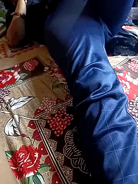 Snapshot of Romantic_couple89 chatting on October 4, 2025, 4:41 pm Romantic couple89 online show from October 4, 2025, 4:41 pm