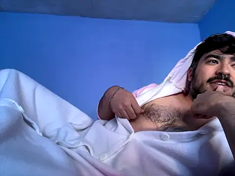 Snapshot of Leon__Dark chatting on October 21, 2025, 1:43 pm Leon Dark online show from October 21, 2025, 1:43 pm