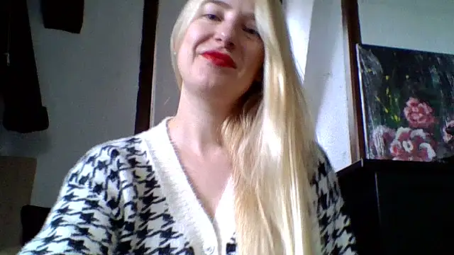 Snapshot of Yselrah chatting on October 31, 2025, 12:46 pm Yselrah online show from October 31, 2025, 12:46 pm