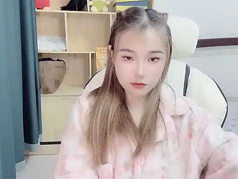 Snapshot of W-Sunflower chatting on November 14, 2025, 2:10 pm W-Sunflower online show from November 14, 2025, 2:10 pm