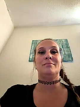 Snapshot of Ariasweetaspie chatting on October 1, 2025, 4:00 pm Ariasweetaspie online show from October 1, 2025, 4:00 pm