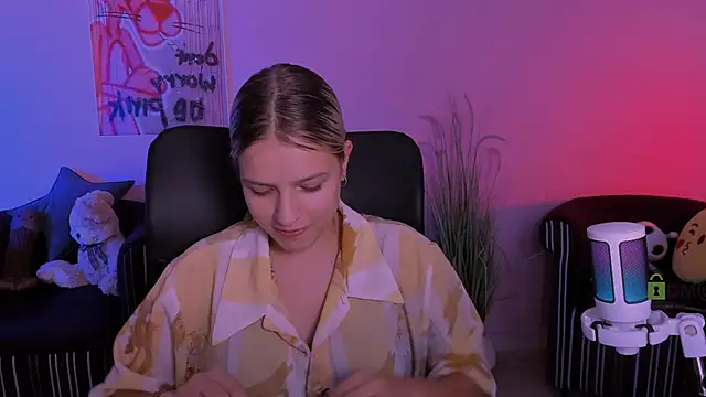 kaela spell  online show from November 25, 2025, 5:08 am