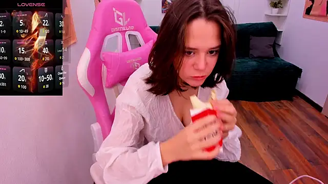 Snapshot of Nanami_hot_ chatting on November 29, 2025, 10:37 am Nanami hot online show from November 29, 2025, 10:37 am