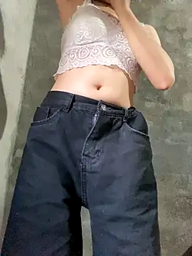 Snapshot of Bella_sexy98 chatting on December 18, 2025, 3:11 am Bella sexy98 online show from December 18, 2025, 3:11 am