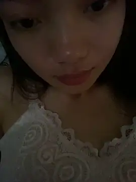 Snapshot of Bella_sexy98 chatting on December 17, 2025, 6:40 am Bella sexy98 online show from December 17, 2025, 6:40 am