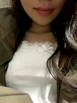 Snapshot of Bella_sexy98 chatting on December 14, 2025, 2:51 am Bella sexy98 online show from December 14, 2025, 2:51 am