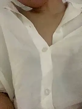 Snapshot of Bella_sexy98 chatting on November 1, 2025, 10:09 am Bella sexy98 online show from November 1, 2025, 10:09 am