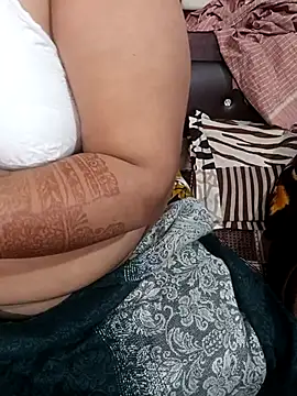 lickcandy online show from November 17, 2025, 6:56 pm