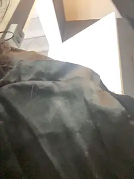 Snapshot of krisstenSantos chatting on October 29, 2025, 12:26 pm krisstenSantos online show from October 29, 2025, 12:26 pm