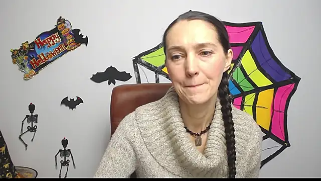 TayaFinch online show from November 3, 2025, 1:26 pm