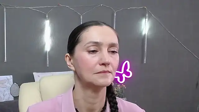 TayaFinch online show from April 4, 2026, 12:56 pm