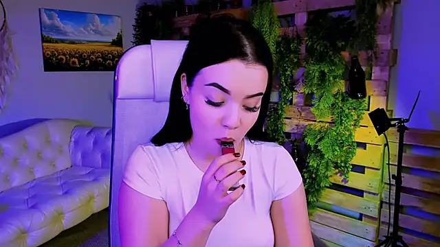 Snapshot of leslierowe_ chatting on October 24, 2025, 5:01 pm leslierowe online show from October 24, 2025, 5:01 pm