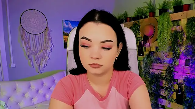 Snapshot of leslierowe_ chatting on October 18, 2025, 4:42 pm leslierowe online show from October 18, 2025, 4:42 pm