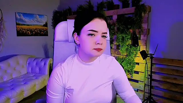 Snapshot of leslierowe_ chatting on October 25, 2025, 4:18 pm leslierowe online show from October 25, 2025, 4:18 pm