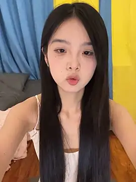 Snapshot of qiqi_x chatting on November 4, 2025, 4:55 pm qiqi x online show from November 4, 2025, 4:55 pm