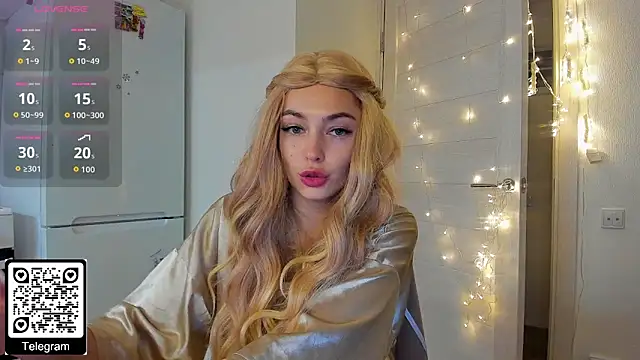 Snapshot of KristenHarrington chatting on December 18, 2025, 1:15 pm KristenHarrington online show from December 18, 2025, 1:15 pm