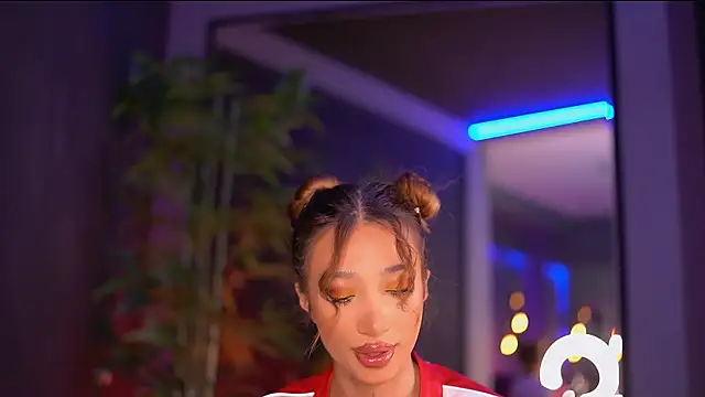 Snapshot of SiennaJayden chatting on October 27, 2025, 6:20 pm SiennaJayden online show from October 27, 2025, 6:20 pm